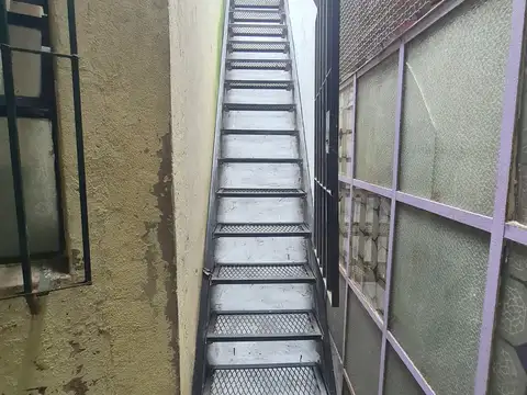 Depto Tipo Casa en Venta 70 años