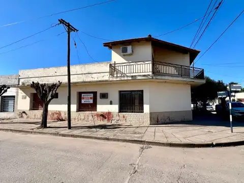 Casa 7 ambientes con 4 baños