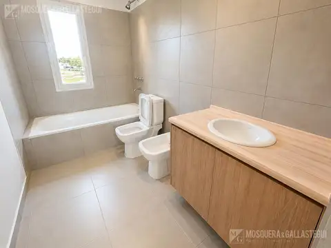 Casa en venta en Santa Sofia