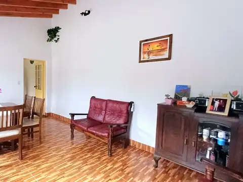 Casa 6 ambientes con 3 baños