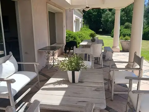 Casa 7 ambientes con 3 baños