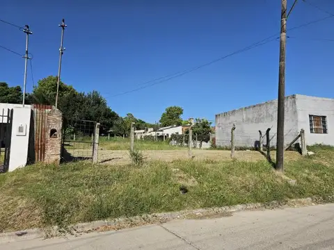 Amplio terreno de 15x25 en calle Matanza entre Larrea y Lamadrid