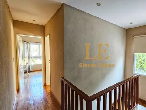 Casa en Venta con 4 cocheras