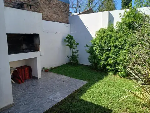 Depto Tipo Casa en Venta en Celedonio Escalada, USD 90.000