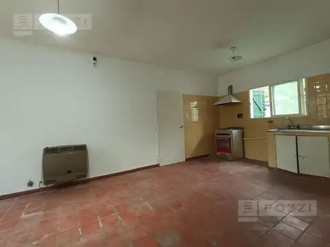 Casa 5 ambientes con 1 baño