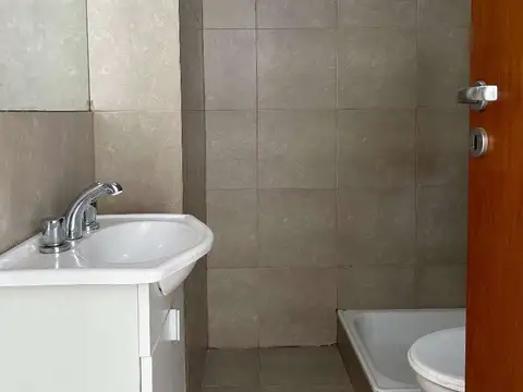 pasaje noruega 3200, Piso PB