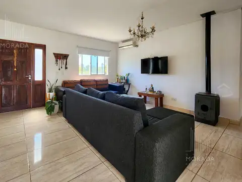 Casa en Venta con 2 cocheras