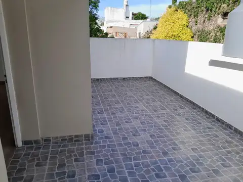 Departamento en Alquiler en Villa Ballester, $ 700.000