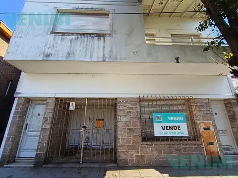 CASA VENTA VICENTE LÓPEZ REFACCIONAR LOTE