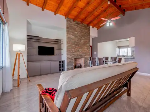 Casa 4 ambientes con 1 baño