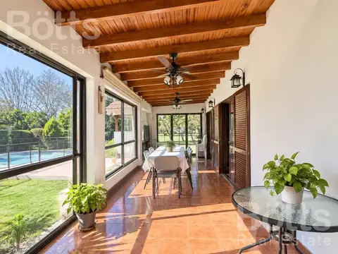 Casa en Venta en Country Banco Provincia con fondo al arroyo - PERMUTA/APTO CREDITO