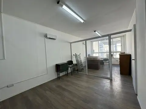 Venta. Oficina. Monoambiente dividido. 2 despachos. Recepción. Tribunales.