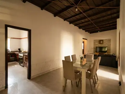 Casa en Venta con 2 cocheras