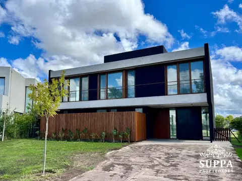 VENTA CASA EN LAGUNA GRANDE