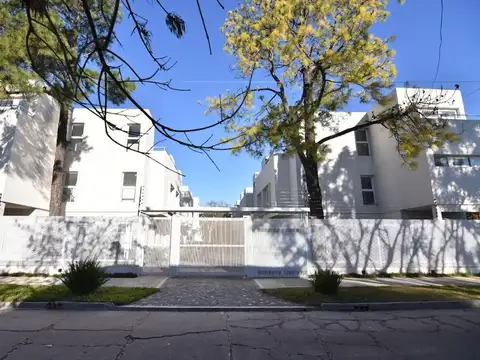 Duplex minimalista 4 ambientes