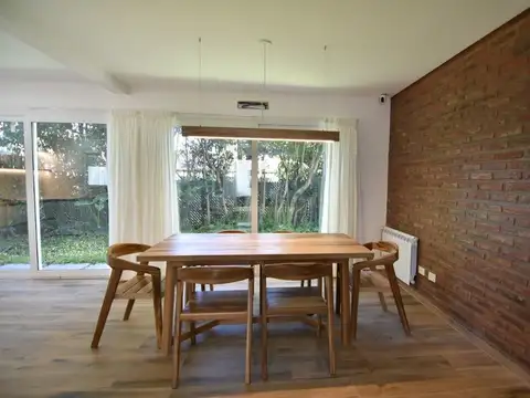 Depto Tipo Casa en Venta en Ituzaingo Norte, USD 245.000
