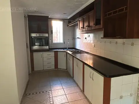 Depto Tipo Casa en Alquiler de 3 ambientes