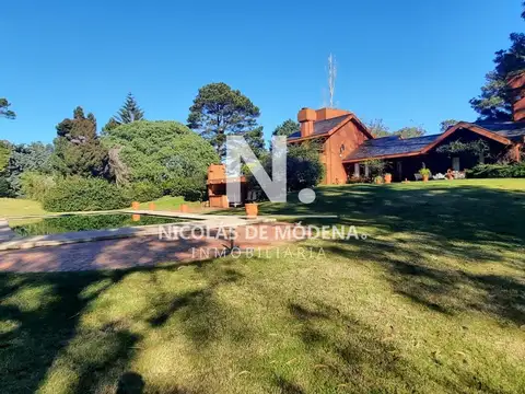 Casa 5 ambientes con 4 baños