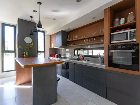 Venta Casa 6 amb c/pileta/parque y gran lote en Haras del Sur – Pilar