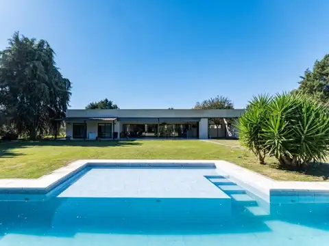 Casa en Venta con 2 cocheras