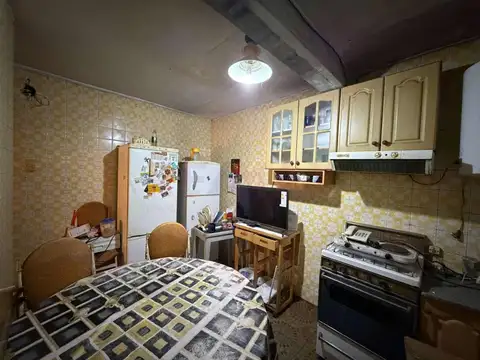 Casa 7 ambientes con 1 baño