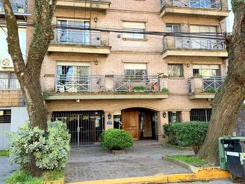 Departamento en San Isidro 2 amb con cochera descubierta