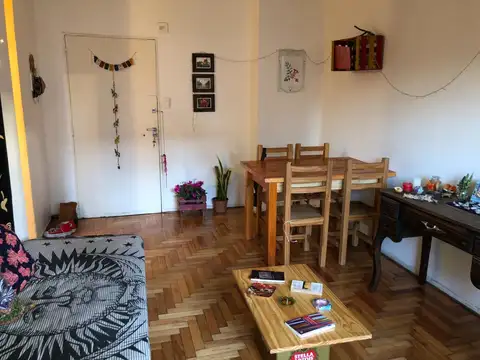 Av Maipu 1595 , Piso 1