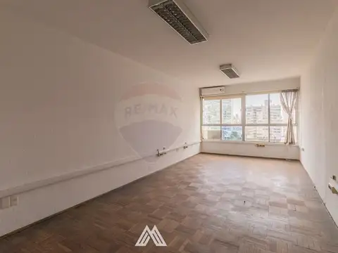 Venta de oficina con gge fijo en el Centro