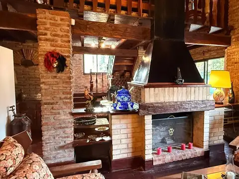 Casa PB y PA en Av. San Martín, Los Cardales | Pileta, Quincho