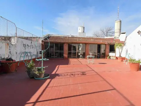 Venta Casa 4 Ambientes Cochera Parque Patricios 