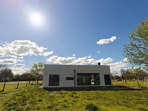 Casa en Venta en Los Alcanfores, USD 230.000