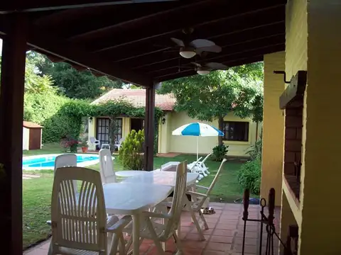 Casa en Alquiler Temporal con 1 cochera