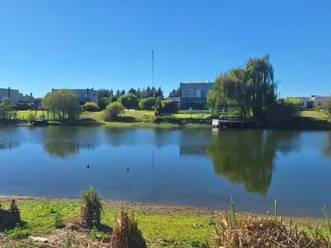 Venta LOTE a la LAGUNA en B°SAN MATIAS AREA 5 (NE)