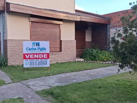 Venta casa 3 ambientes con garage y patio