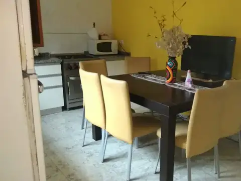 Depto Tipo Casa 4 ambientes con 1 baño