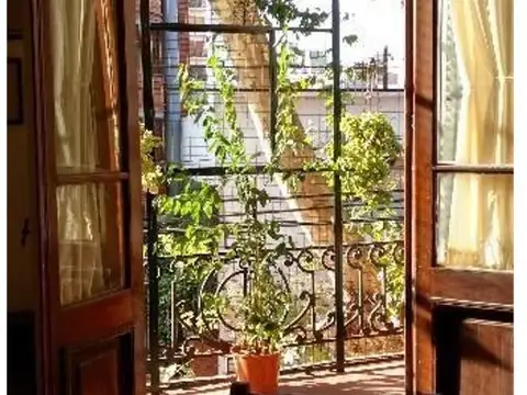 Sarmiento 100, Piso 1°