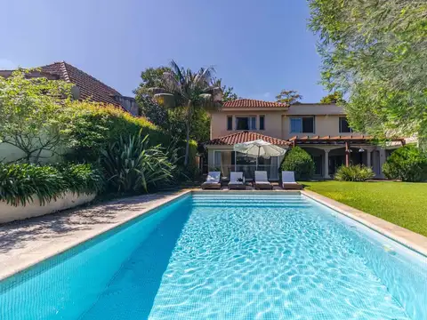 Casa en Venta en Carrasco , USD 2.390.000