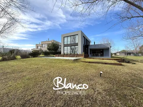 Casa en Alquiler de 3 dormitorios