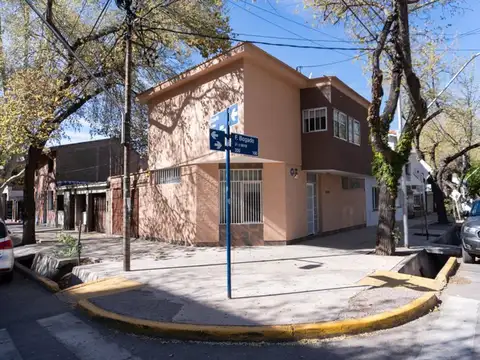 CASA EN VENTA EN 4TA SECCIÓN- TOTALMENTE RECICLADA