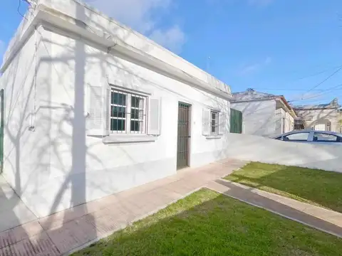 Venta Casa 2 dormitorios  Ituzaingo con Renta.