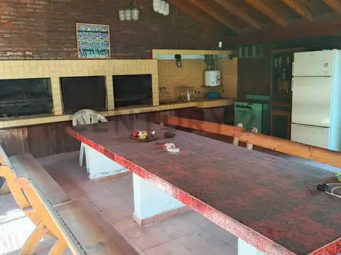 CASA QUINTA SOBRE LOTE DE 812 MT2 (APTA CREDITO)