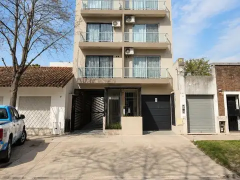 AMPLIO 2 AMBIENTES SEMIPISO DE 48 MTS, APTO CREDITO