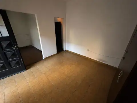 Venta casa ph 2 ambientes con patio en san justo