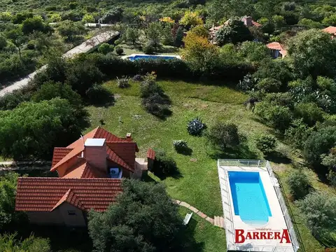 Villa de Merlo, Cerro de Oro, Esmeralda esq. Zafiro