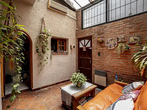 Depto Tipo Casa 3 ambientes con 2 baños