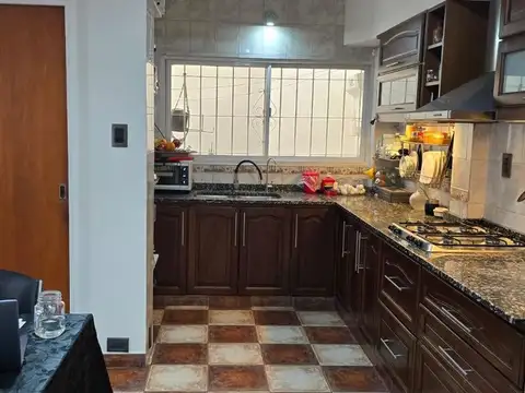 Depto Tipo Casa 4 ambientes con 2 baños