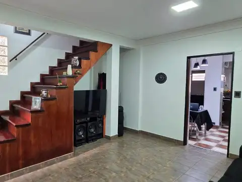 Depto Tipo Casa en Venta 25 años