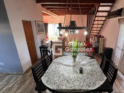 Casa 4 ambientes con 2 baños