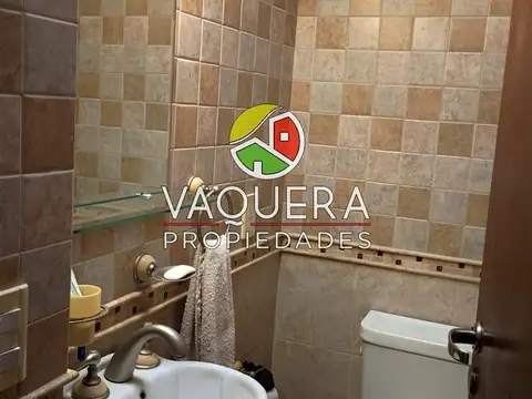 Casa 5 ambientes con 3 baños