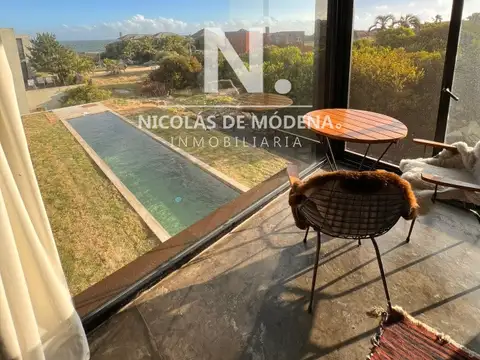 Casa cómoda con espacios hermosos de 5 dormitorios en Punta Piedras 